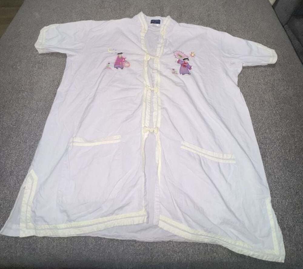 Nick & Nora NYC Vintage Women's Short Sleeve Kimono Robe M. White Embroidered